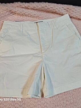 Gloria Vanderbilt Off-White Cargo Bermuda Shorts